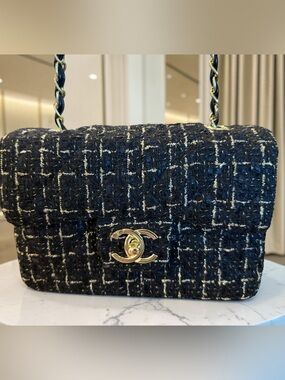 NWOT Source Unknown BlackTweed Shoulder Bag with Gold Hardware